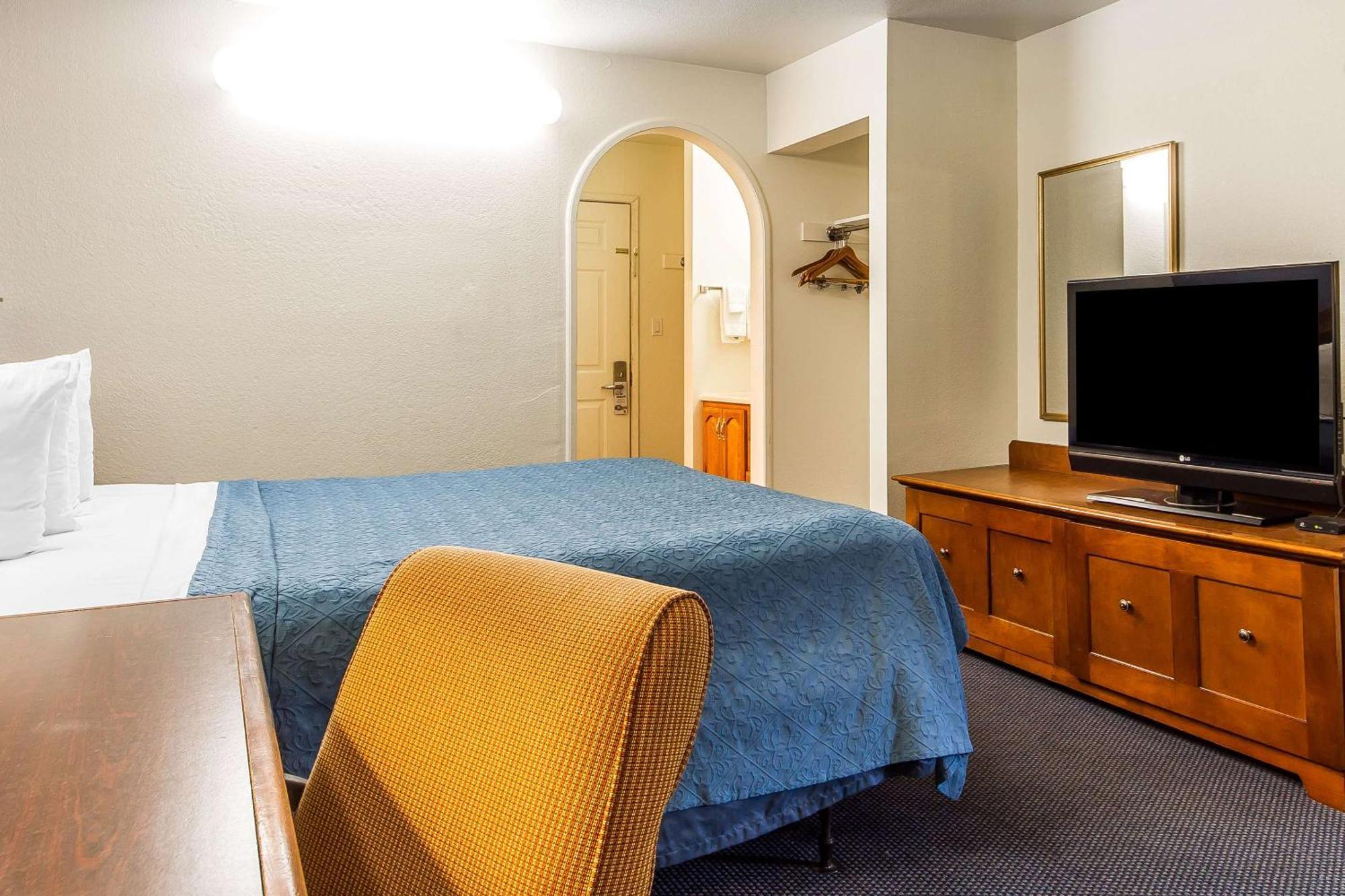 Rodeway Inn Auburn Dış mekan fotoğraf