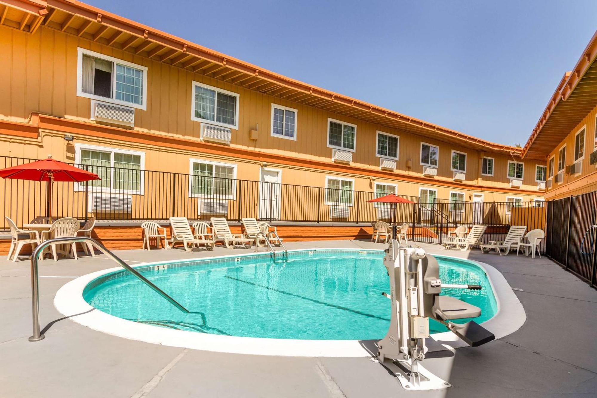 Rodeway Inn Auburn Dış mekan fotoğraf