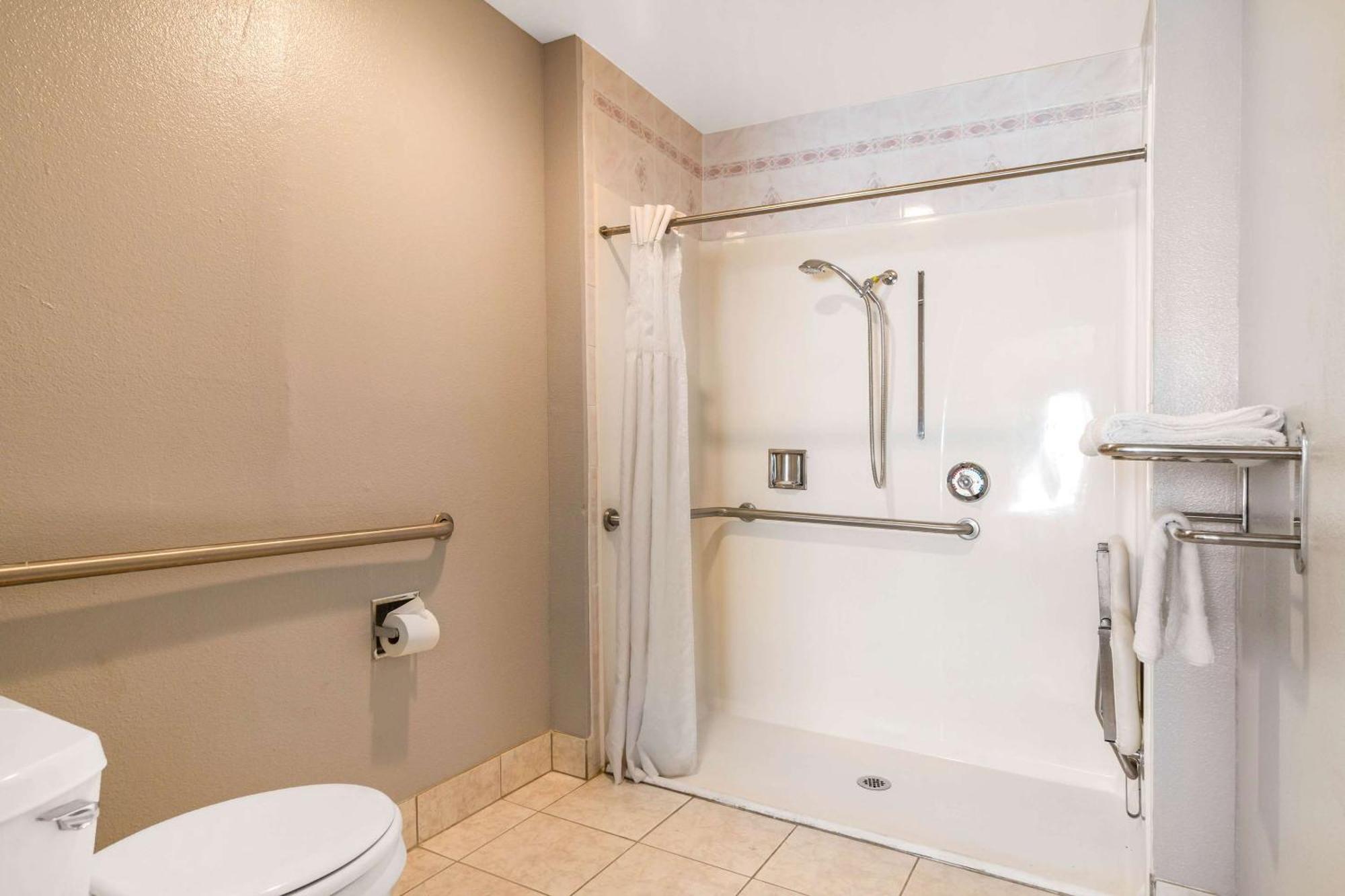 Rodeway Inn Auburn Dış mekan fotoğraf